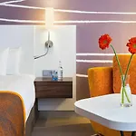 Holiday Inn Amsterdam Hotel 4*