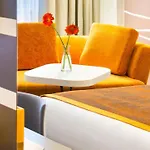 Holiday Inn Amsterdam 4* Амстердам
