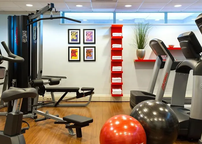 Holiday Inn Amsterdam Hotel 4*