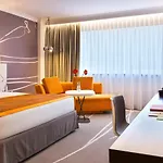 Отель Holiday Inn Amsterdam 4*
