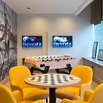 Отель Holiday Inn Amsterdam 4*