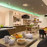 Holiday Inn Amsterdam 4* Амстердам